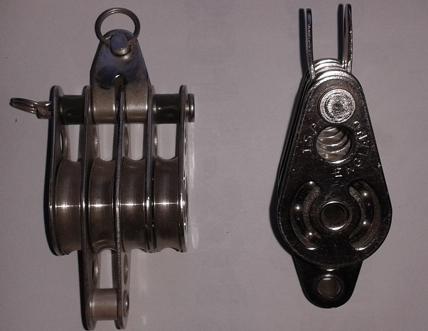 Block quadruble with shackle and becket