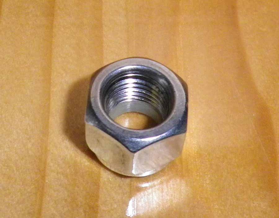 Mutter D10 A4 Holm